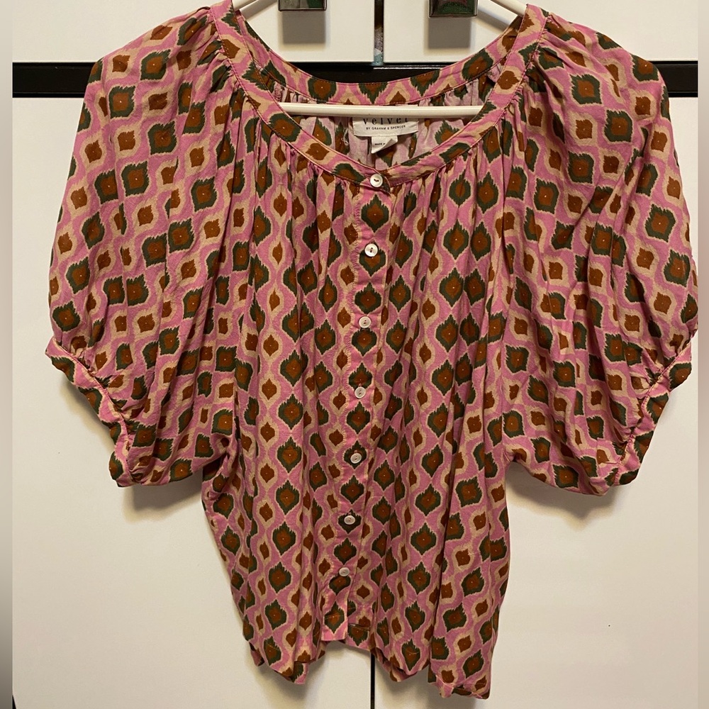 Super Lightweight buttoned Pink Geometric Puff-Sleeve Blouse by Graham & Spencer